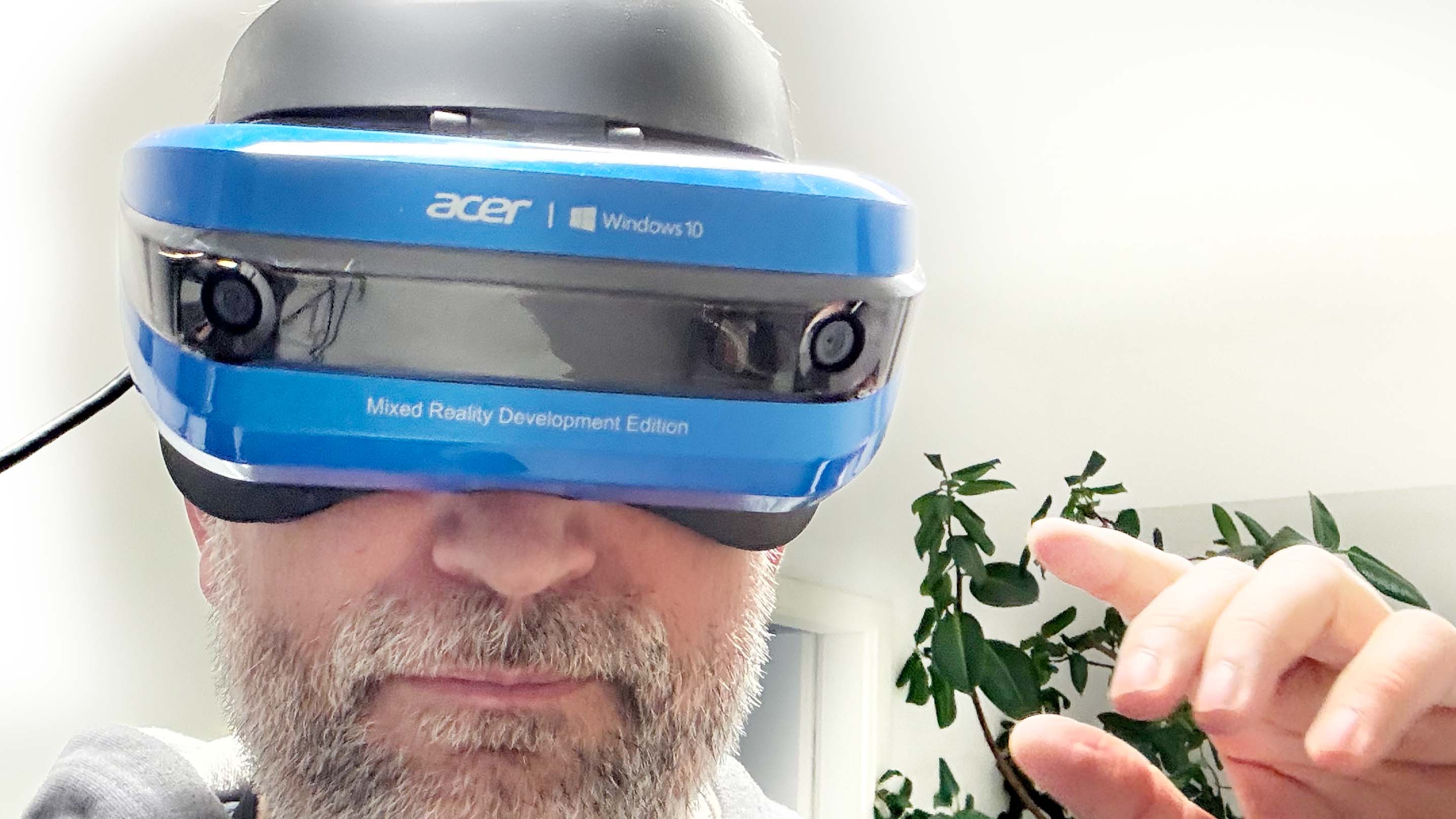 Microsoft Mixed Reality Headset